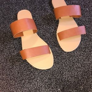 Super cute sandals!